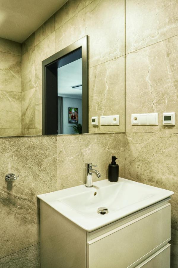 Apartamenty Centrum Park Twardowskiego 4 Zielona Góra Buitenkant foto
