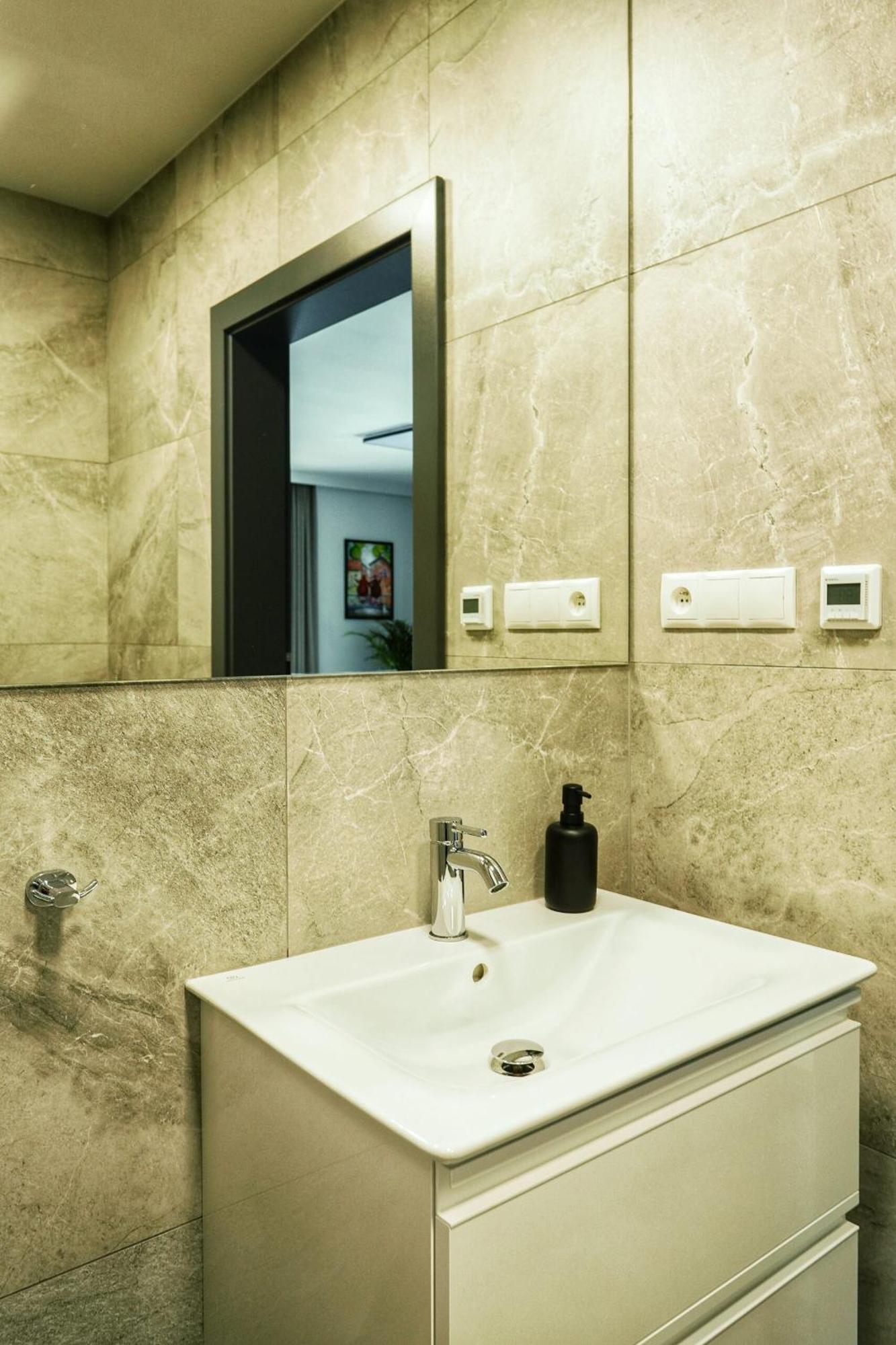 Apartamenty Centrum Park Twardowskiego 4 Zielona Góra Buitenkant foto