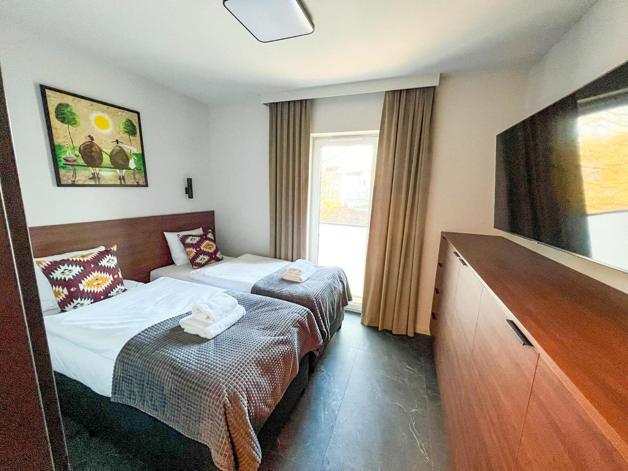 Apartamenty Centrum Park Twardowskiego 4 Zielona Góra Buitenkant foto